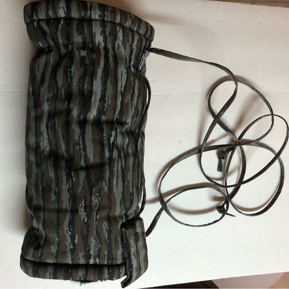 GREAT BARGAIN. Large lot of hunting supplies. Some new. Some excellent cond. - Picture 7 of 17